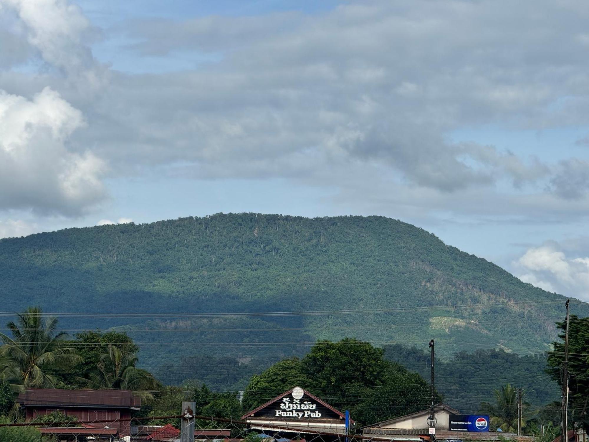 A P S Moutain View Hotel Ванг Виенг Екстериор снимка